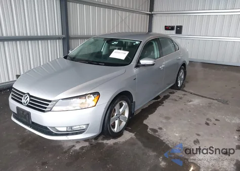 2015 Volkswagen Passat 1.8T Limited Edition из США, поврежденный, VIN 1VWAS7A33FC104079